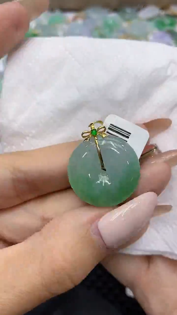颈饰18K金镶嵌翡翠…***。111111111111