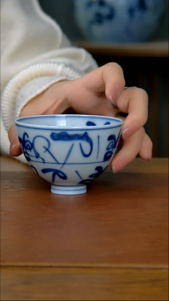 茶花纹鸡心杯（柴窑）