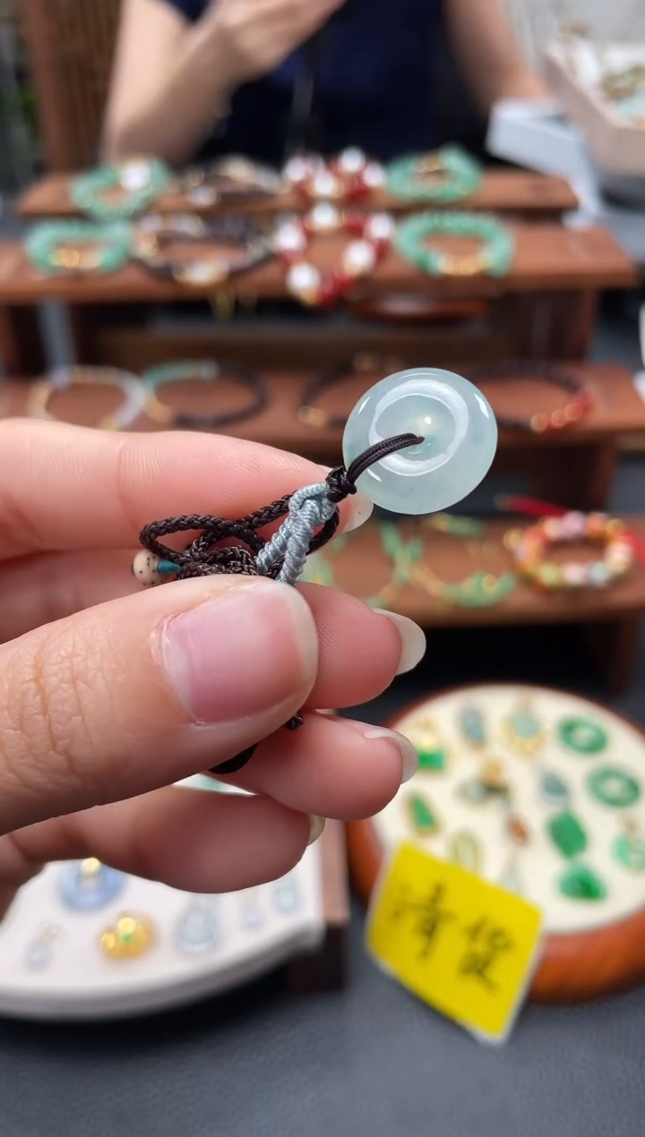 【闪购商品】翡翠吊坠(不含链)未镶嵌一个   JK533