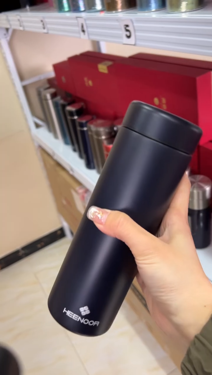 【闪购商品】高档600毫升保温茶杯
