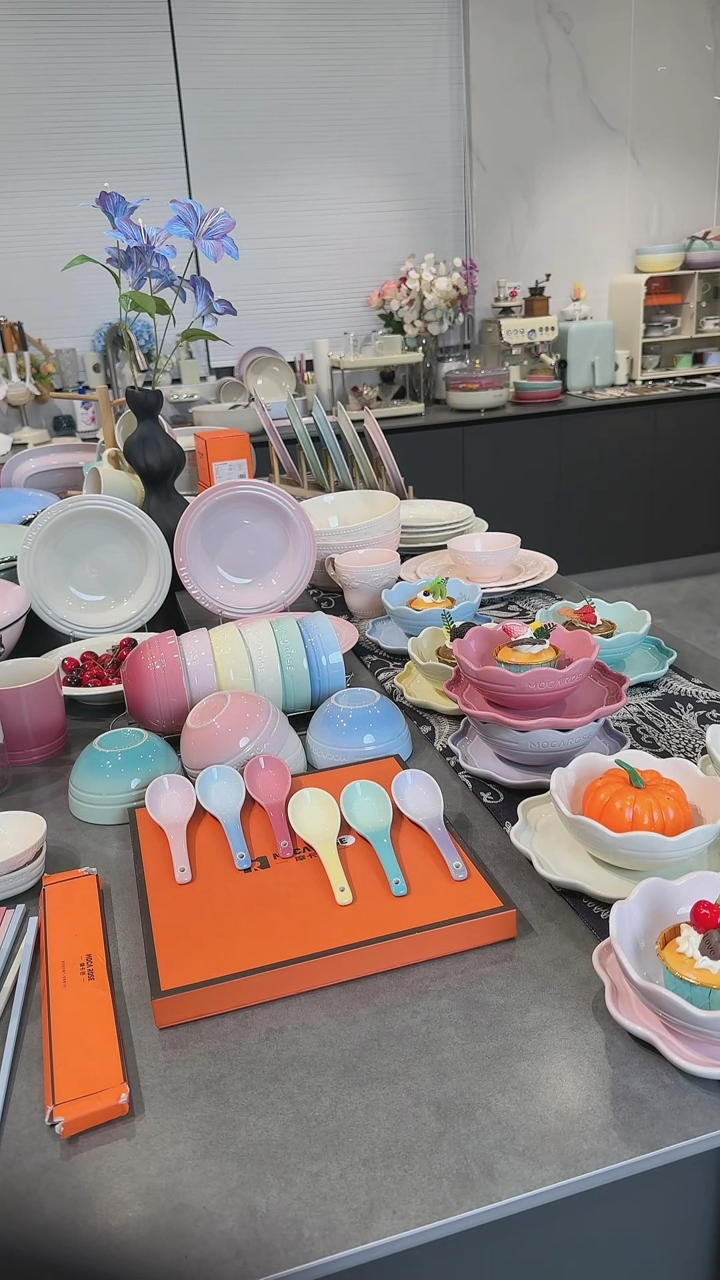 【闪购商品】瓷六色勺子