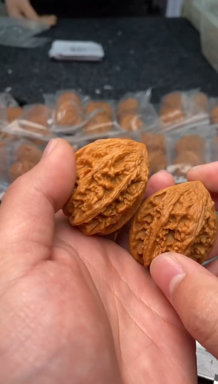 【闪购商品】文玩核桃把件G189号37尺大公司