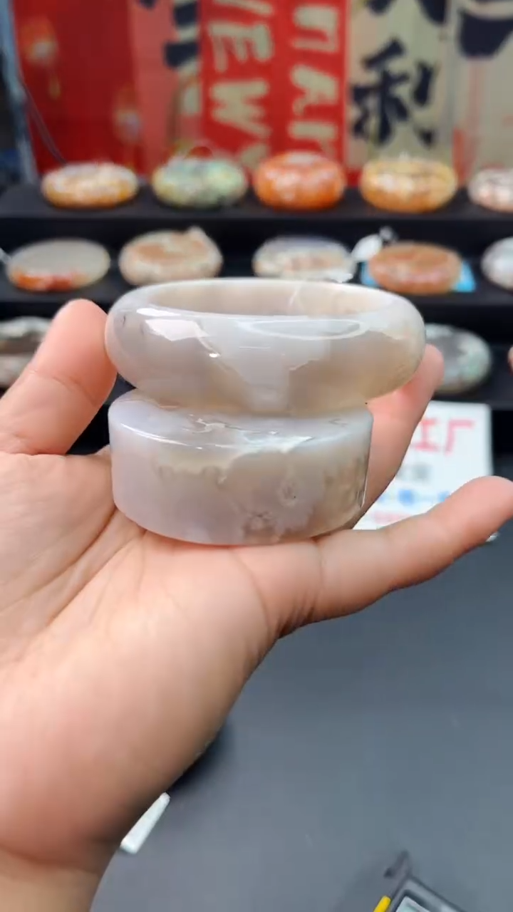 【闪购商品】石英质玉手镯未镶嵌赠送镯心（59圈口）无证书