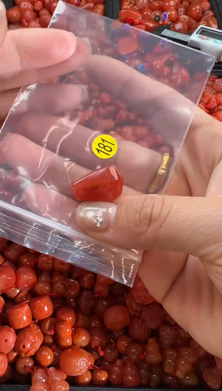 【闪购商品】南红玛瑙颈饰未镶嵌1