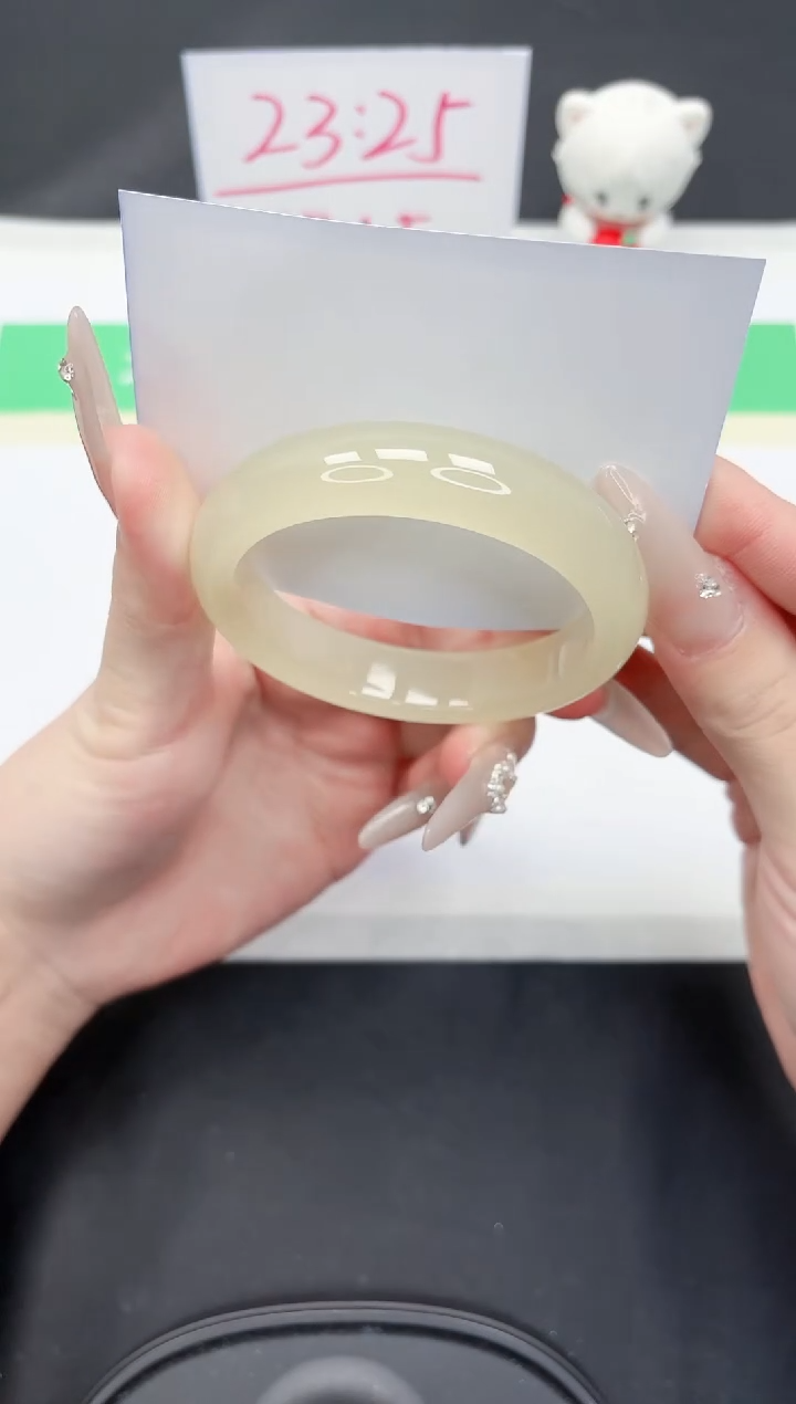 【闪购商品】石英质玉手镯未镶嵌5-56.3