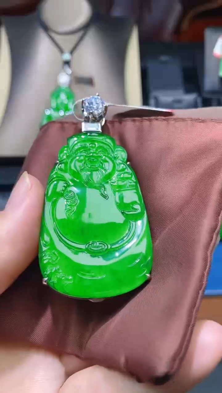 【闪购商品】翡翠颈饰未镶嵌天然E16