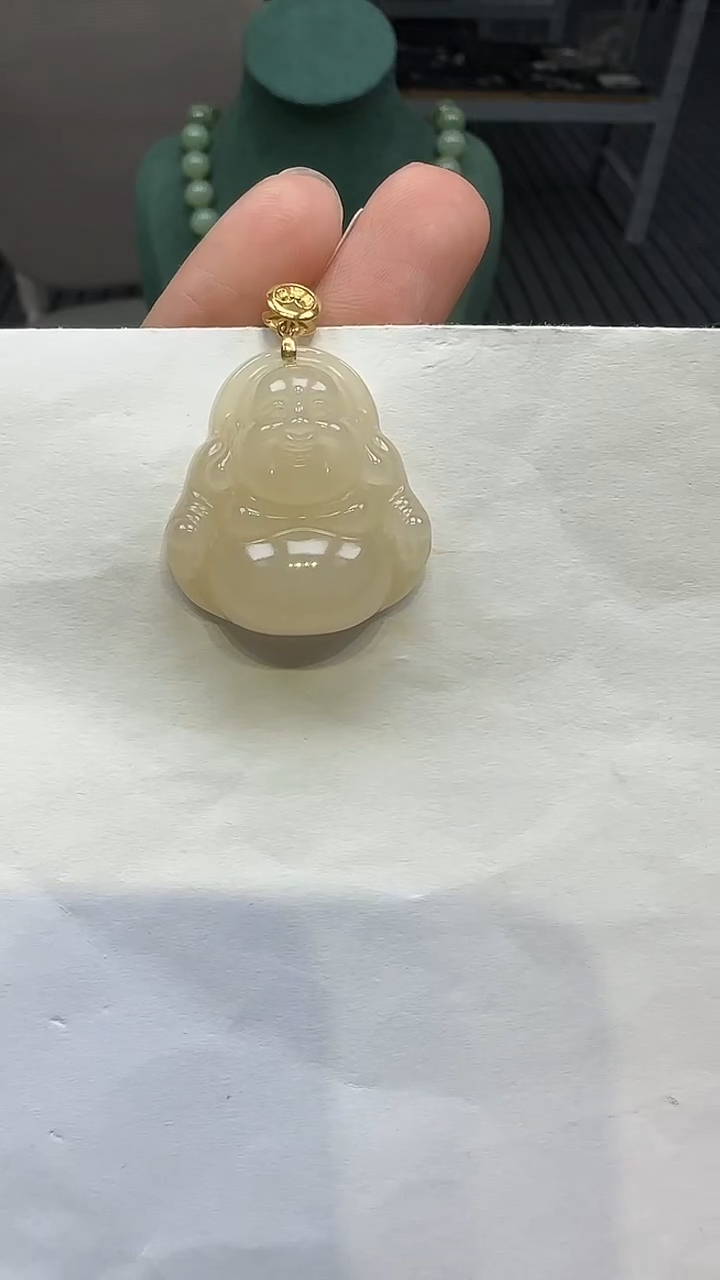 18K金镶嵌和田玉挂件1