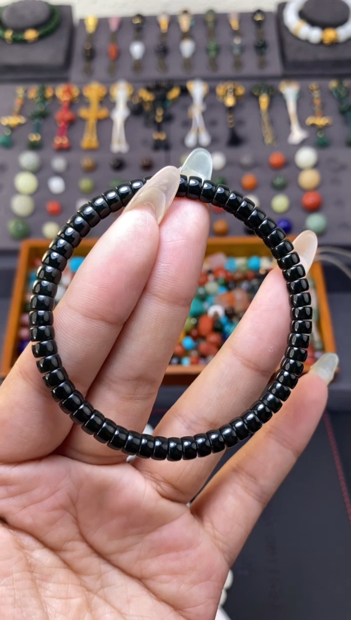 未镶嵌和田玉挂件5.5mm黑青药片手串