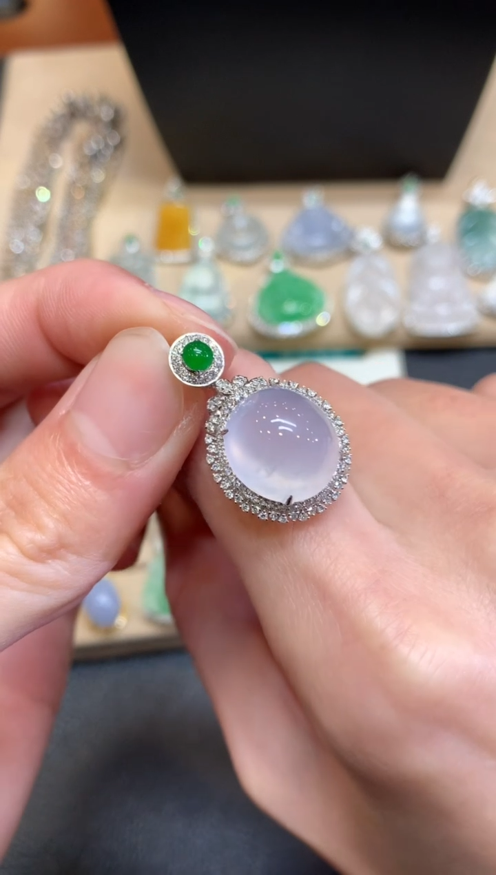 【闪购商品】翡翠颈饰18K金镶嵌蛋面【无服务费】