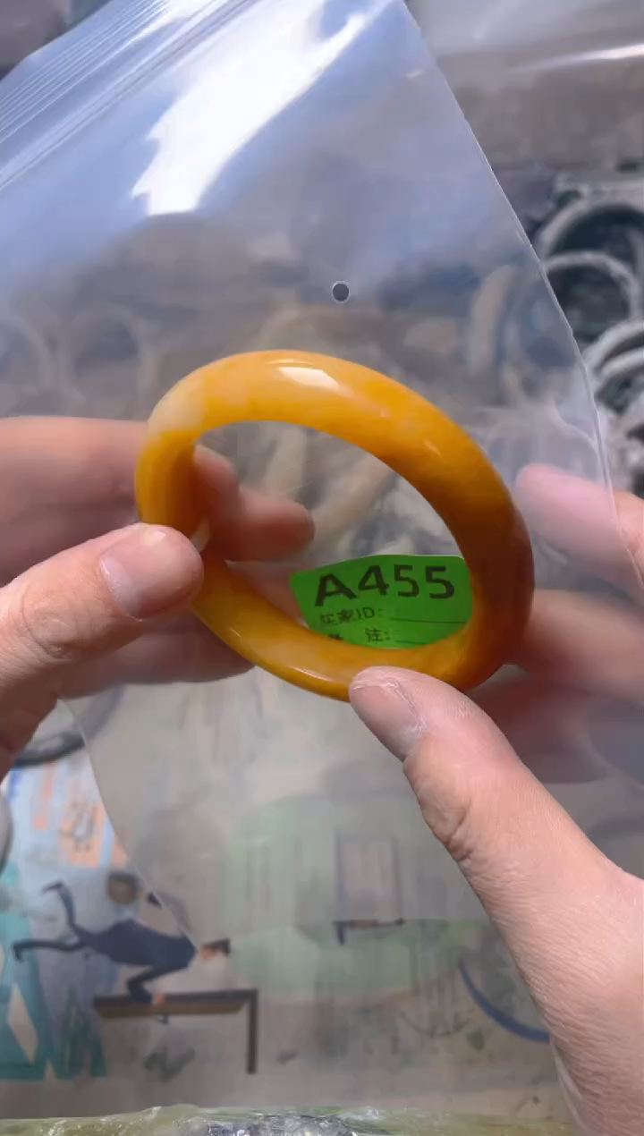 【闪购商品】石英质玉手镯未镶嵌58