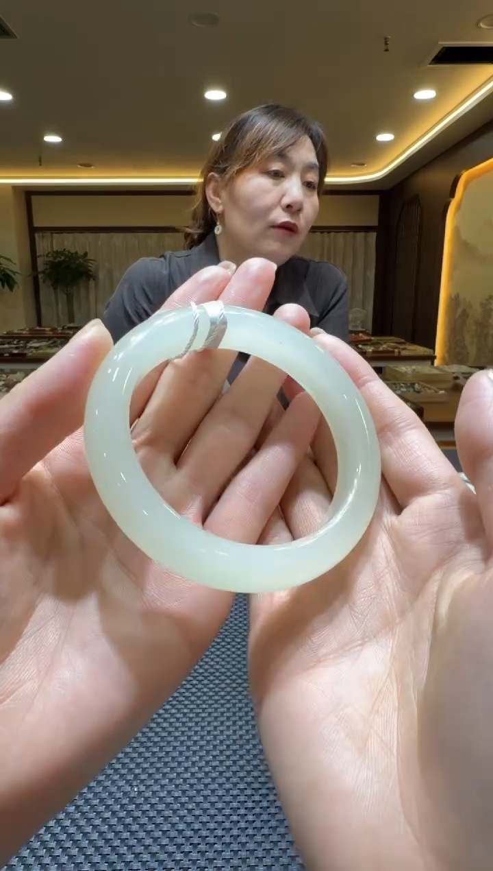 颈饰未镶嵌和田玉手镯61