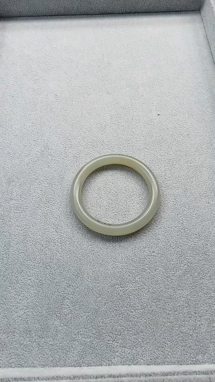 和田玉手镯未镶嵌816圈口51.2微瑕