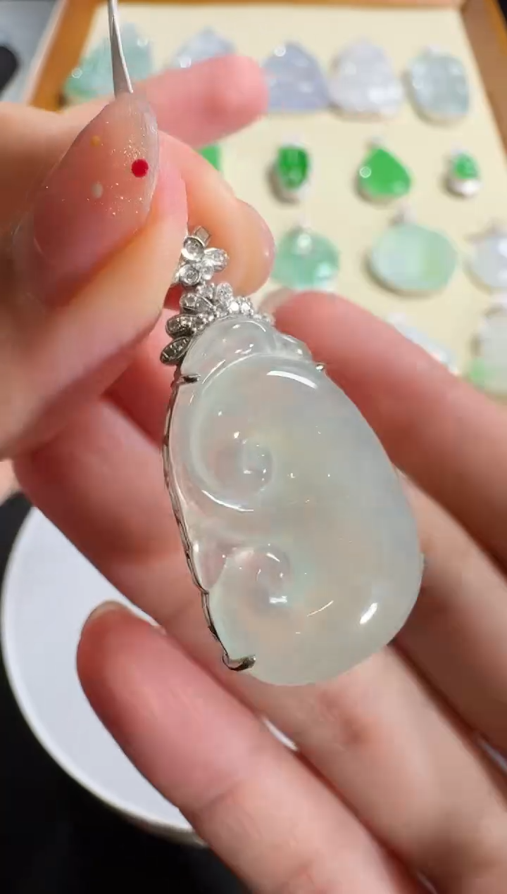 【闪购商品】翡翠吊坠(不含链)18K金镶嵌【源头工厂】钻石镶嵌