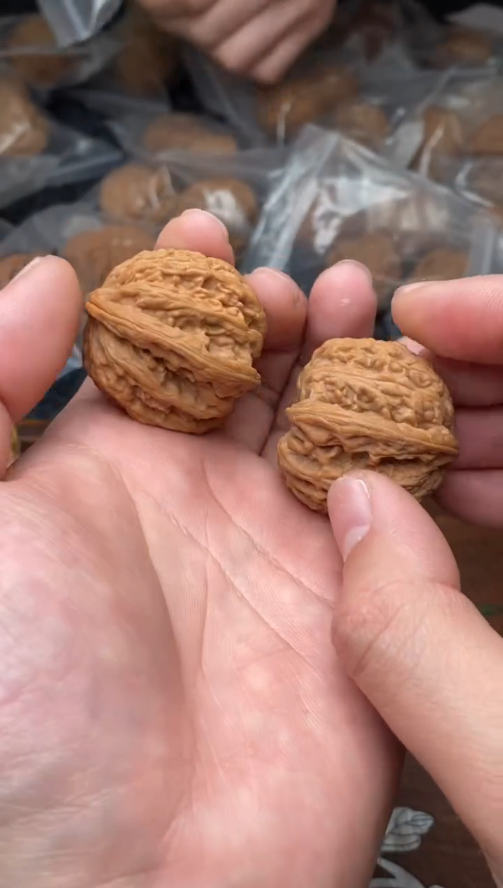 【闪购商品】文玩核桃把件G71号37尺密纹