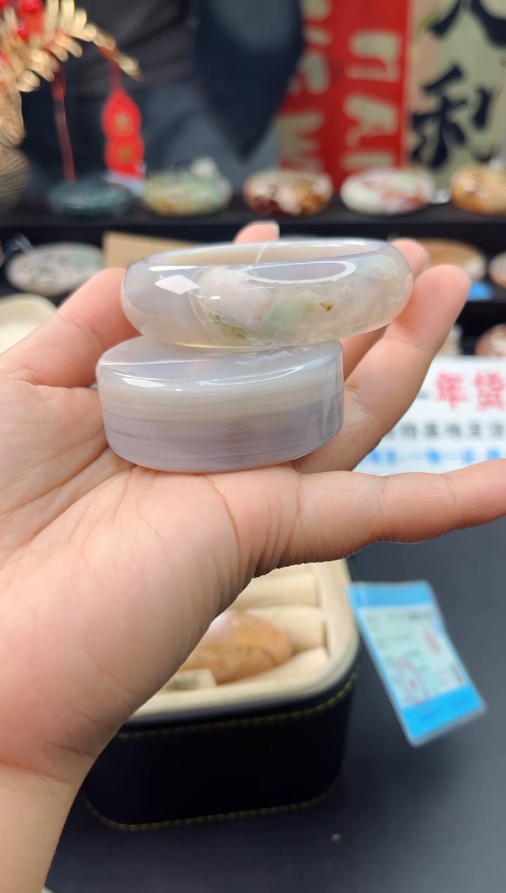 【闪购商品】石英质玉手镯未镶嵌赠送镯心（53圈口）