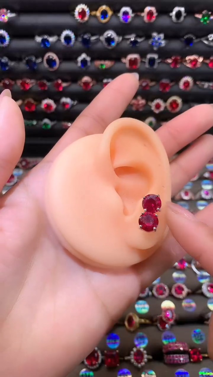 【闪购商品】红宝石耳饰银S925镶嵌8白