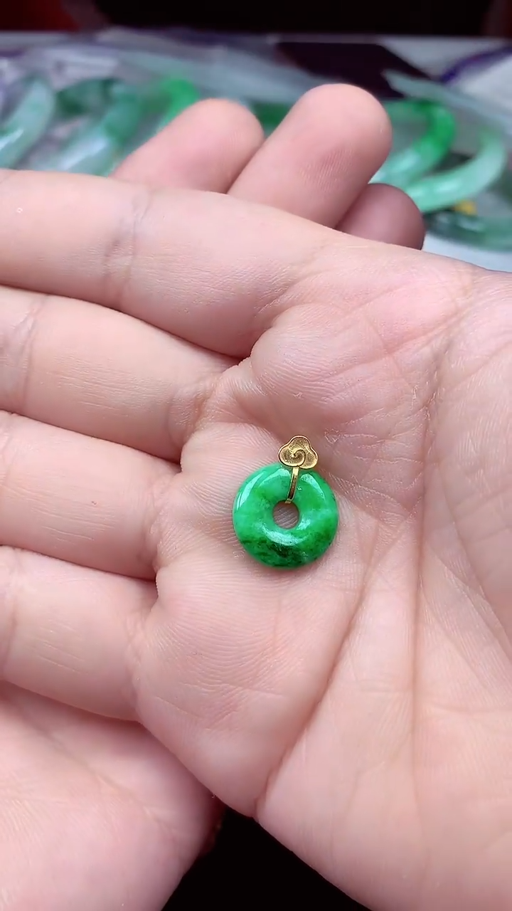 【闪购商品】翡翠颈饰18K金镶嵌吊坠