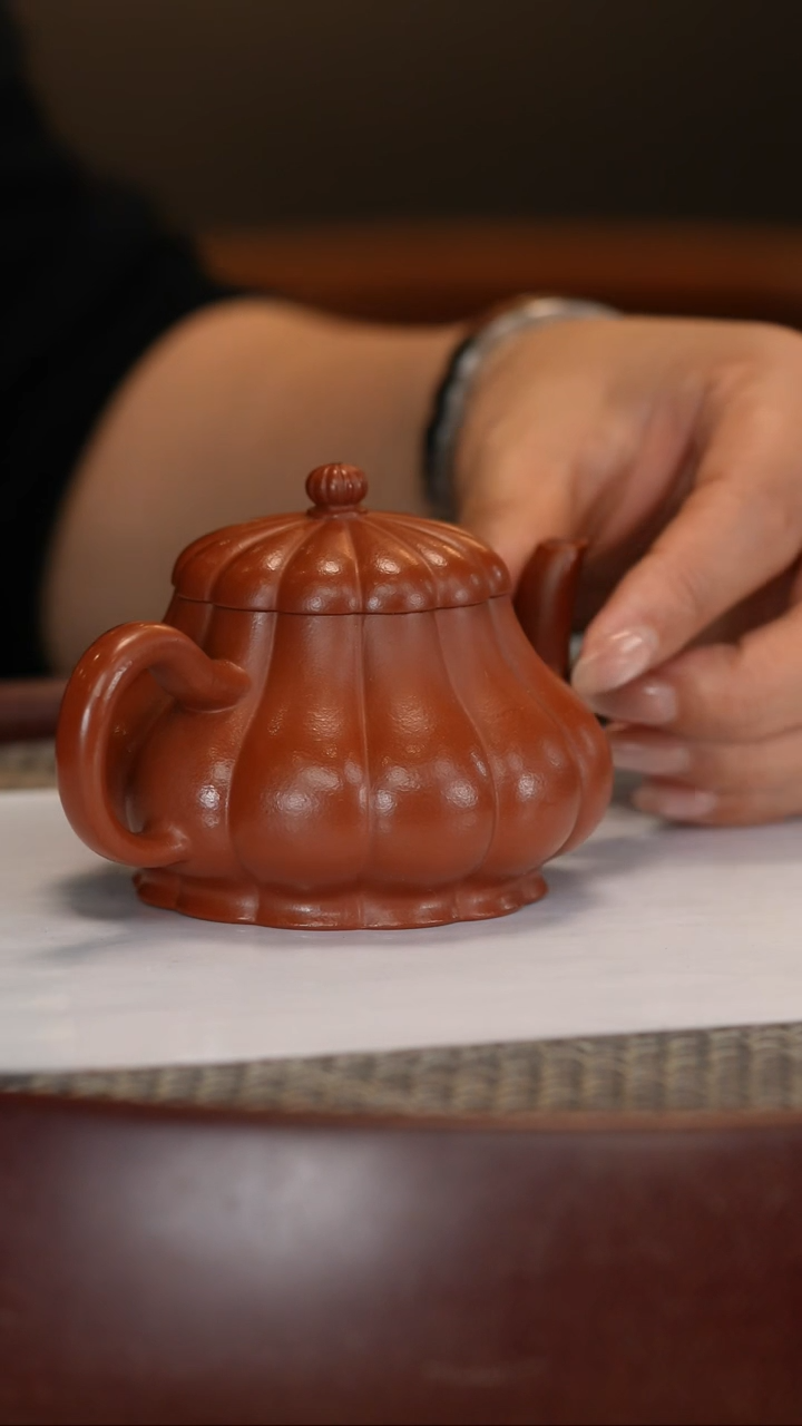 【闪购商品】紫砂茶壶【杨建英】朱泥君德  200CC