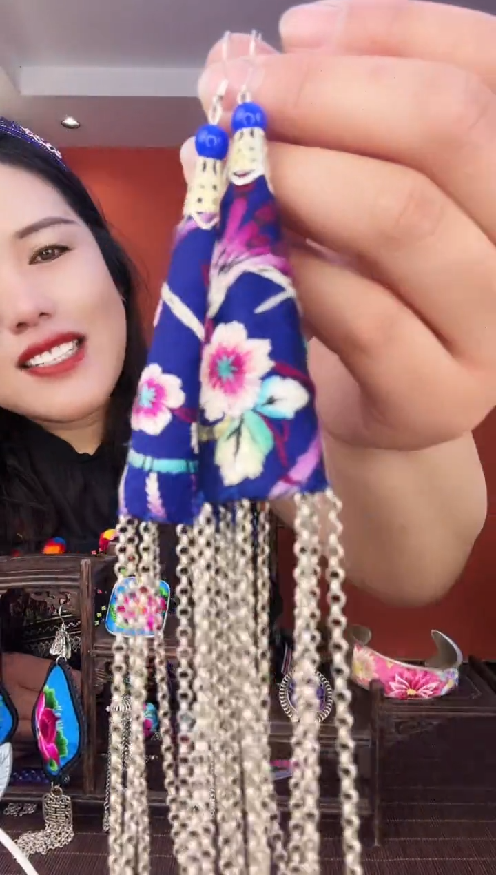 织绣非遗手工刺绣耳环