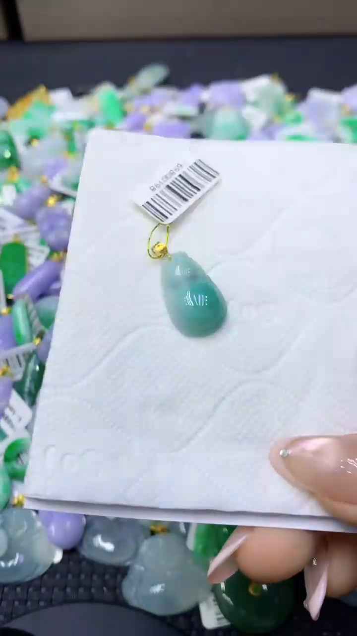 颈饰未镶嵌翡翠天然缅甸翡翠A货