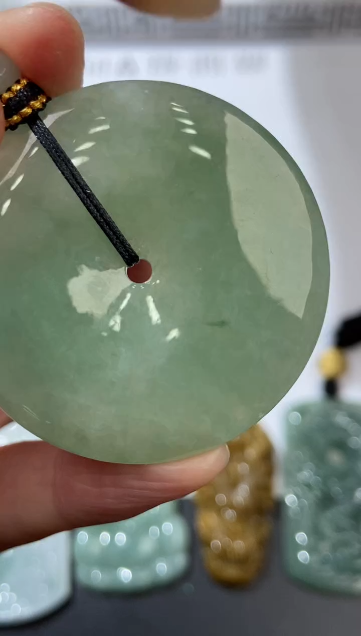 未镶嵌挂件翡翠379568   多人 多样性发一件