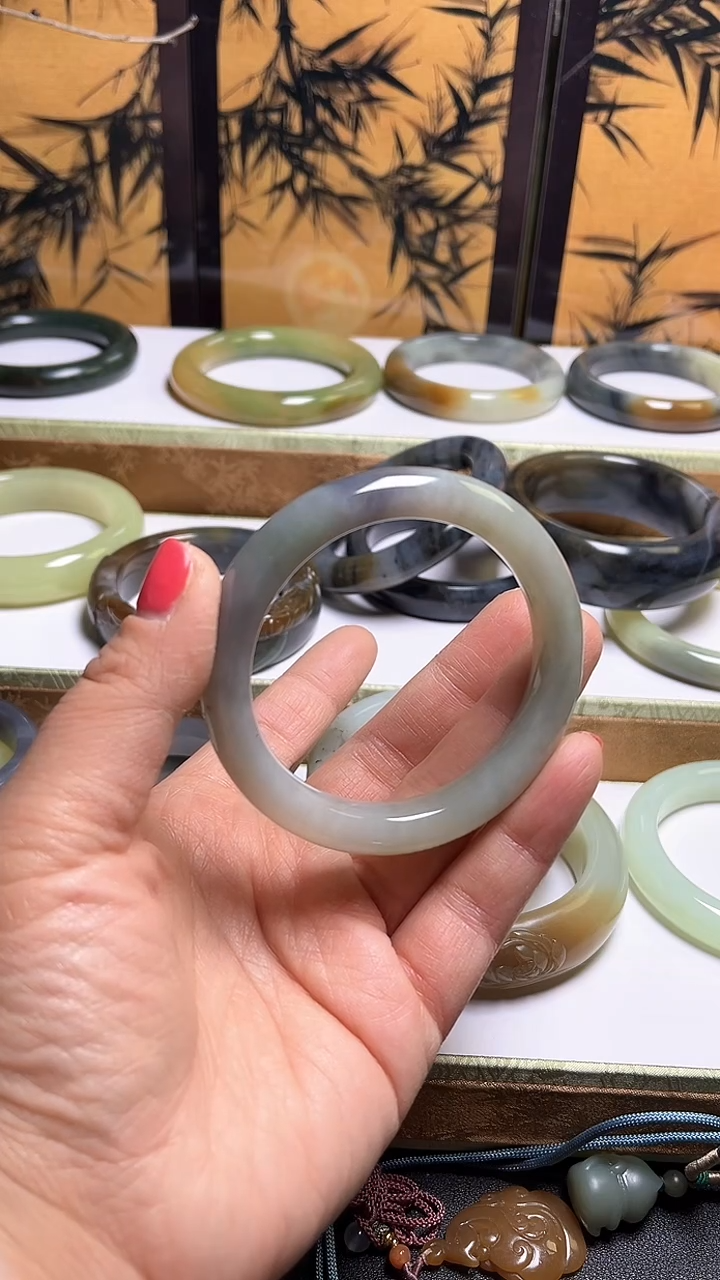 【闪购商品】和田玉手镯未镶嵌青海紫翠56.8