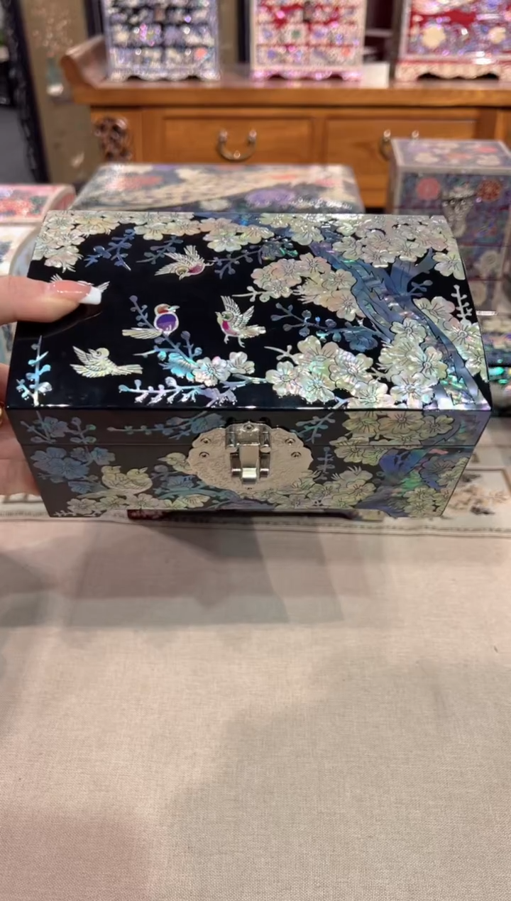 【闪购商品】鱼锁绒布底·弘贝雅螺钿漆器文化馆