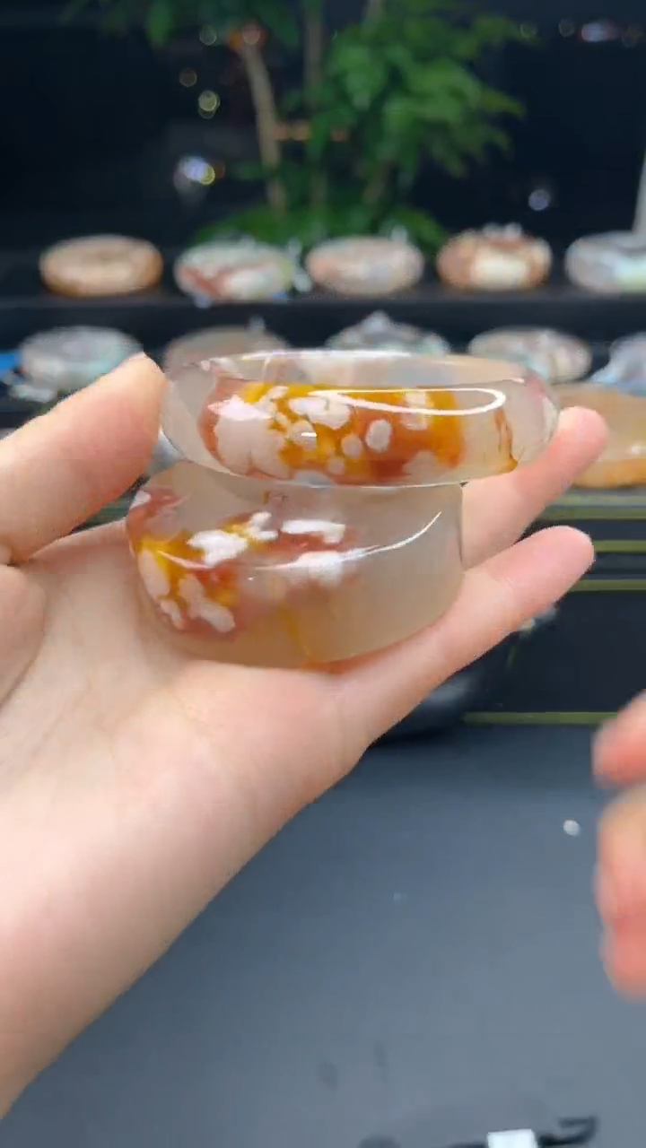 【闪购商品】石英质玉手镯未镶嵌赠送镯心（圈口54