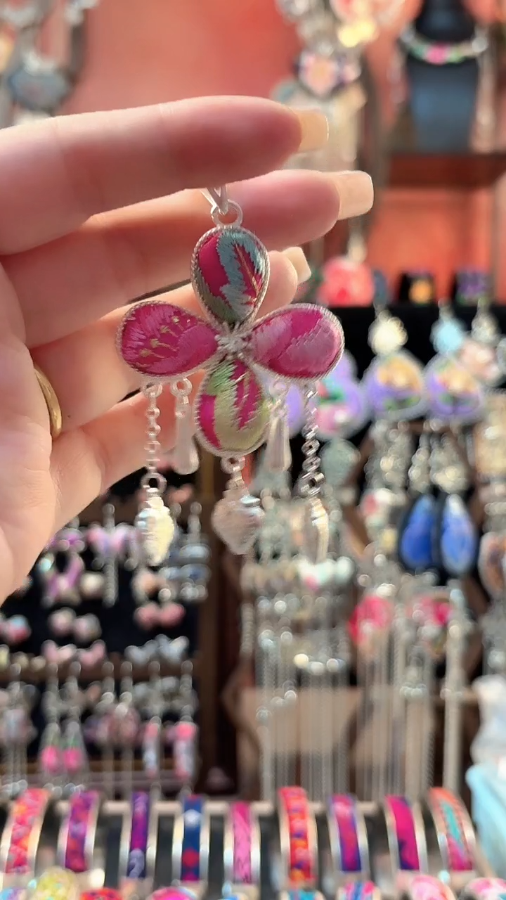 织绣水**糖 云织谣民族风精美饰品   150