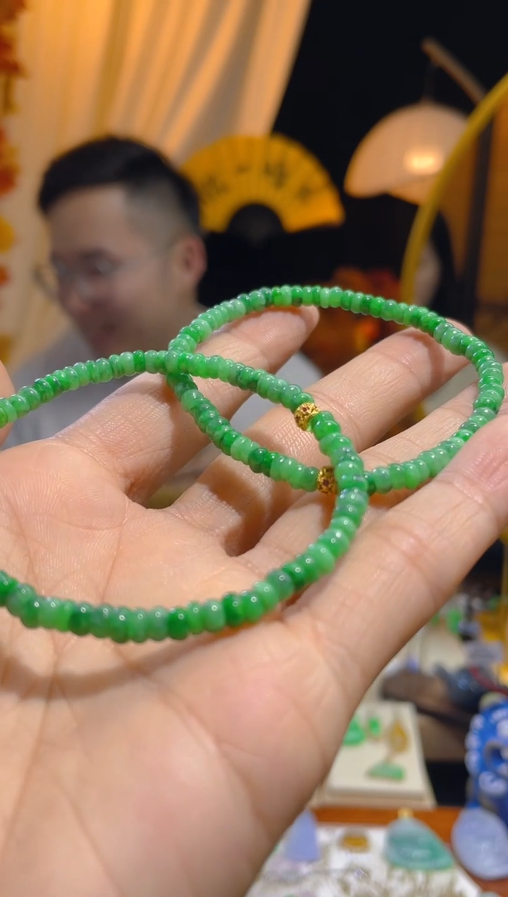 翡翠未镶嵌颈饰多样性发货 发其一