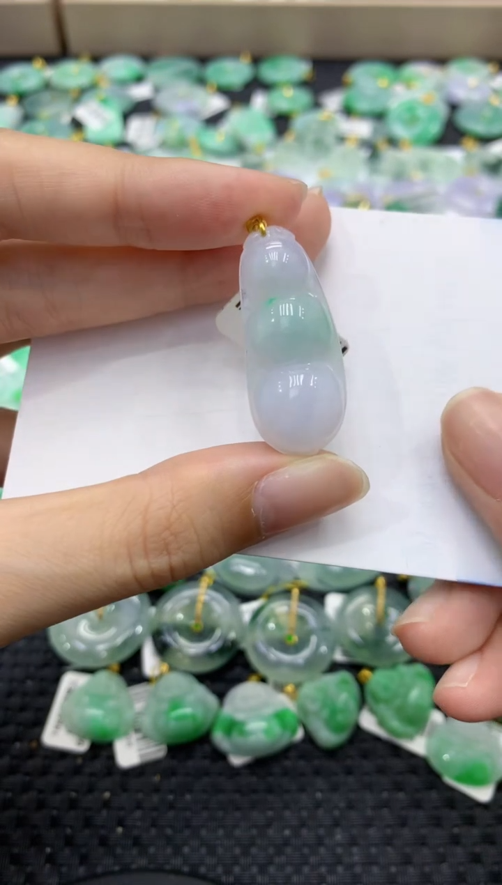 颈饰18K金镶嵌翡翠天然缅甸翡翠A货