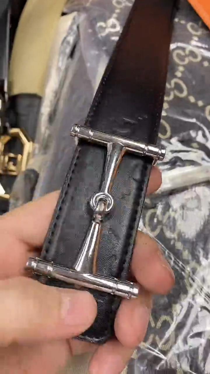 2025新款男士压G经典时尚百搭商务扳扣皮带