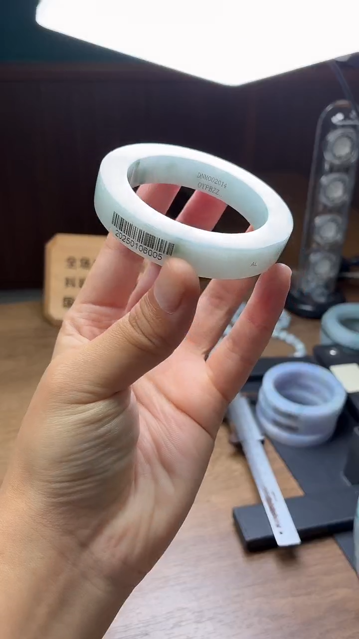 未镶嵌手镯定制翡翠定制