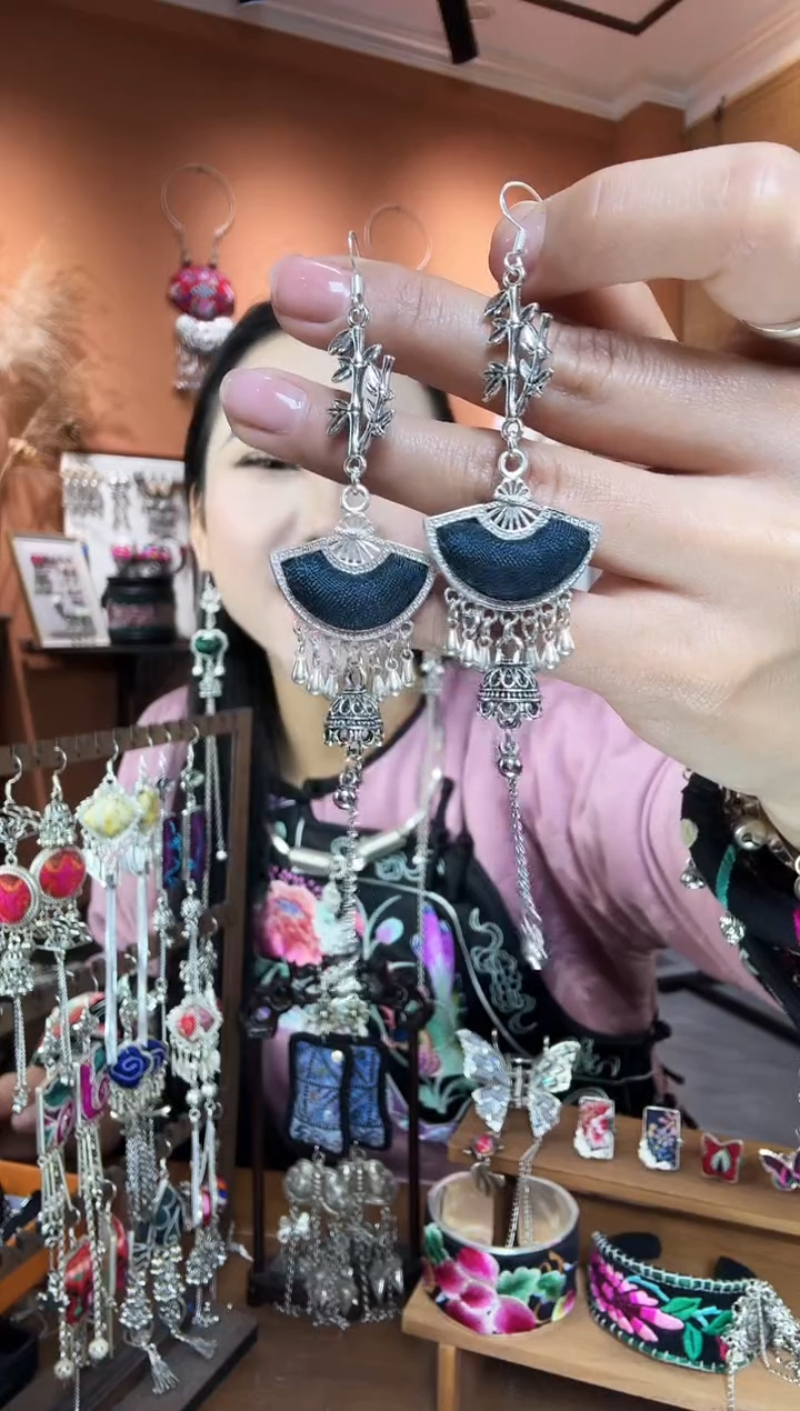 【闪购商品】刺绣纯手工民族风耳环