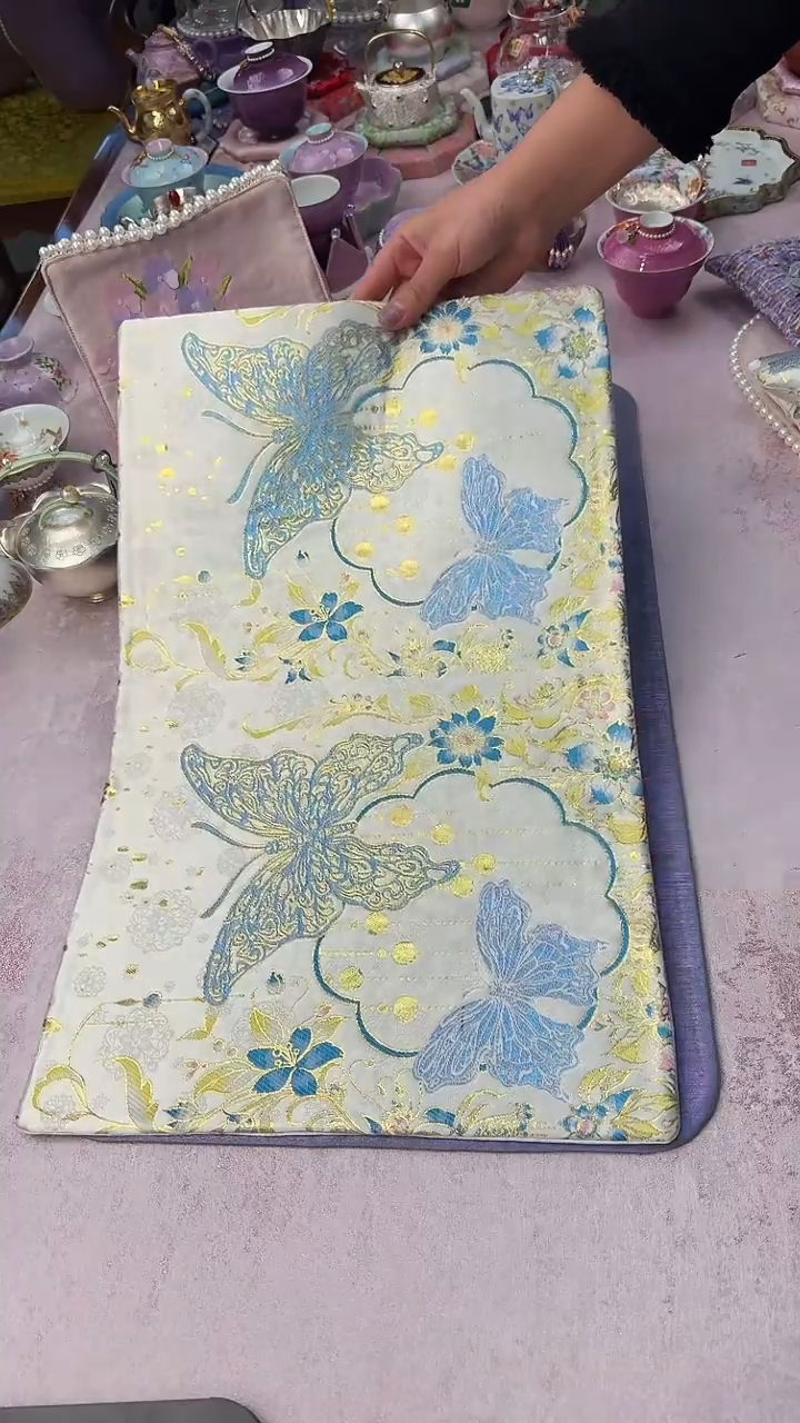 83蓝金蝴蝶茶席  