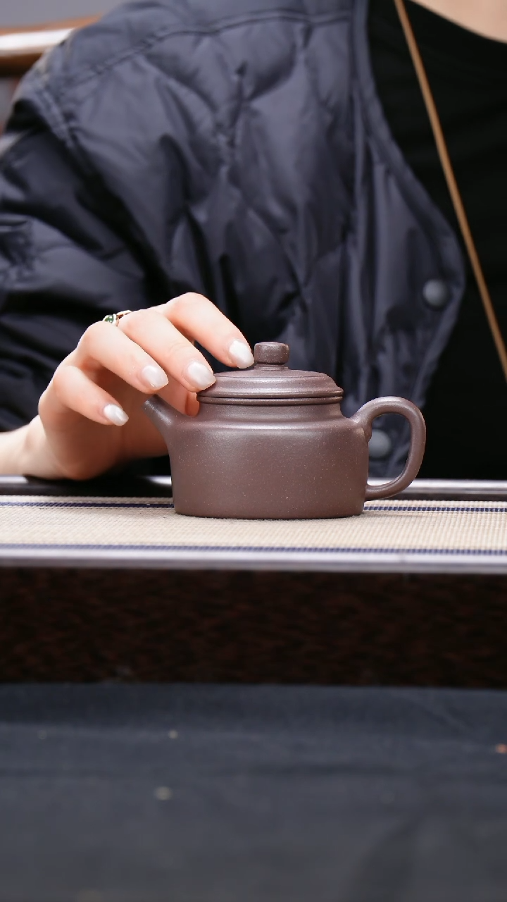 紫砂茶壶德钟   四号井底槽清
