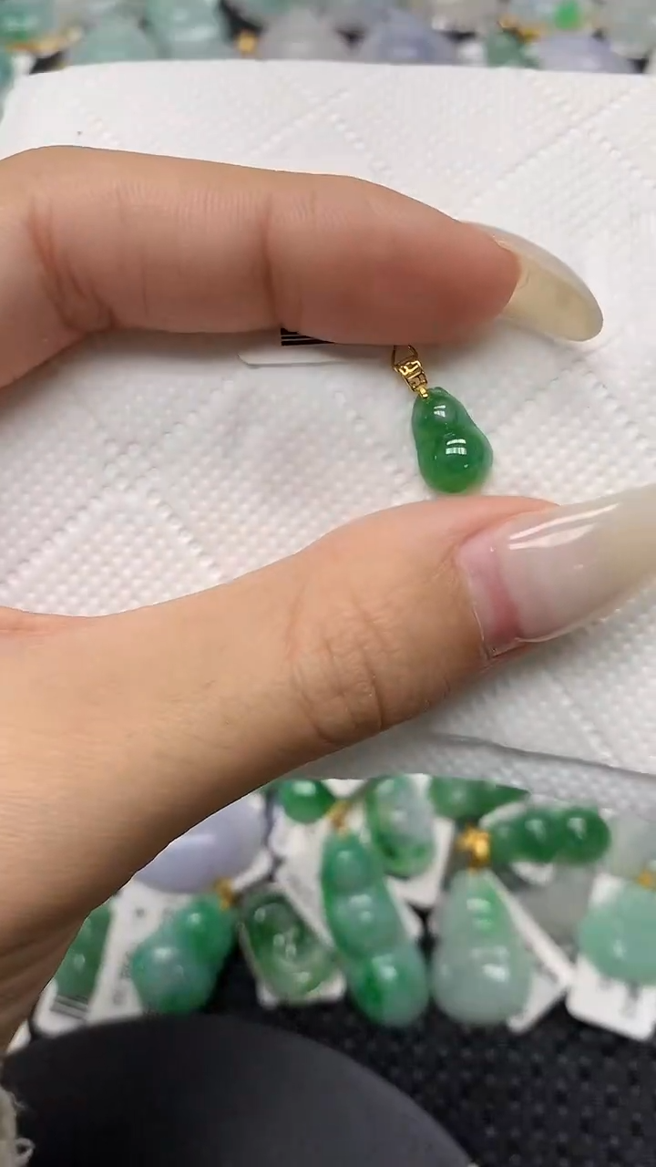 颈饰18K金镶嵌翡翠11111111111