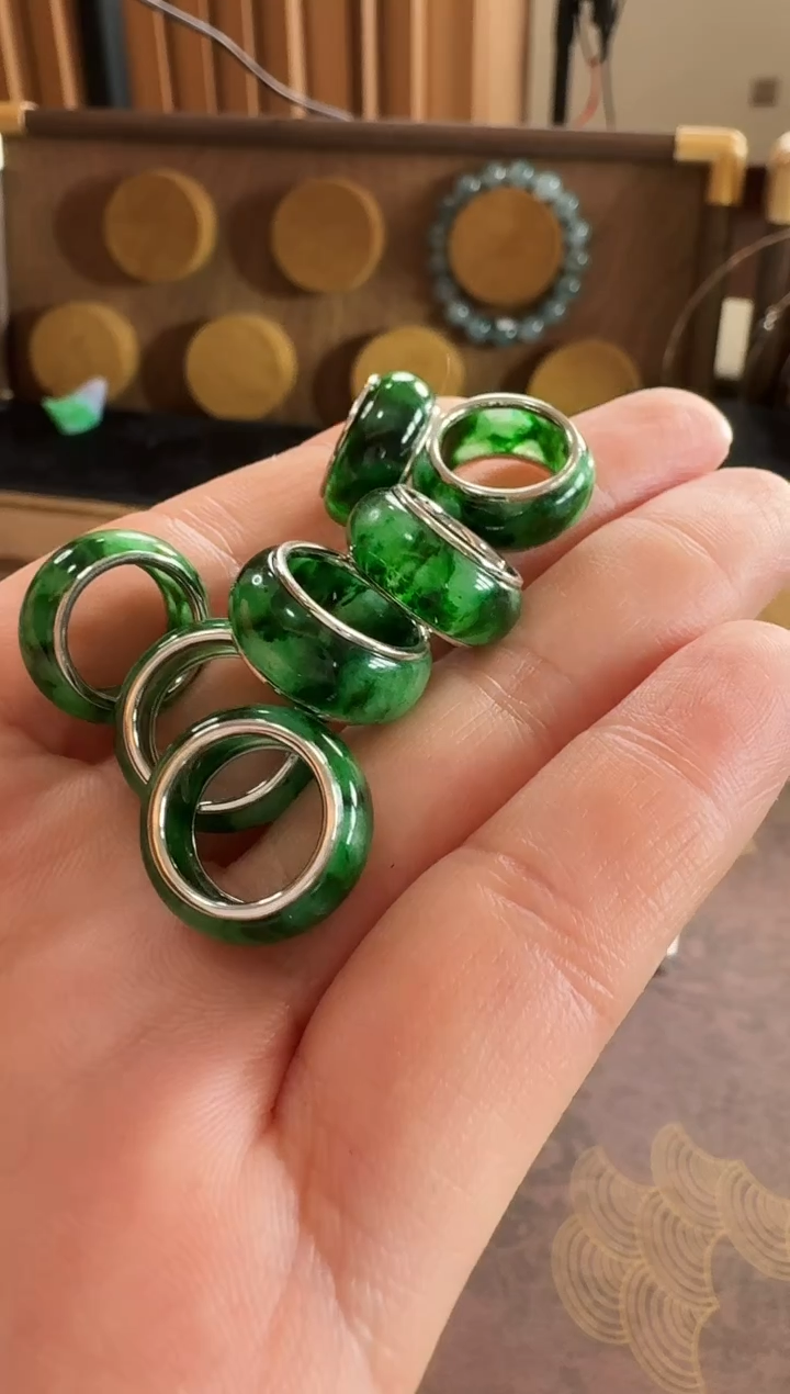 吊坠(不含链)18K金镶嵌翡翠吊坠 多样性发货 发一个