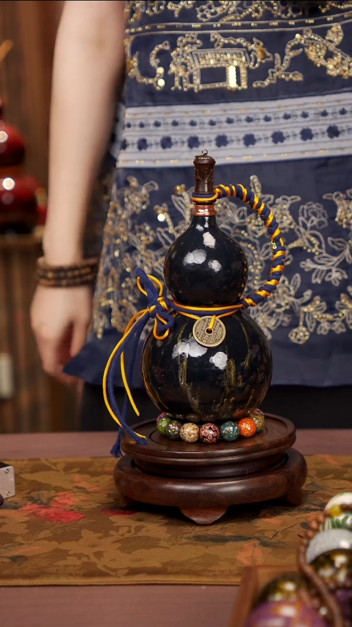 243易林漂漆酒葫芦------158