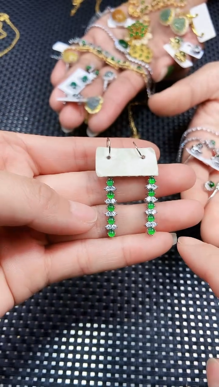 【闪购商品】翡翠耳饰未镶嵌111111111