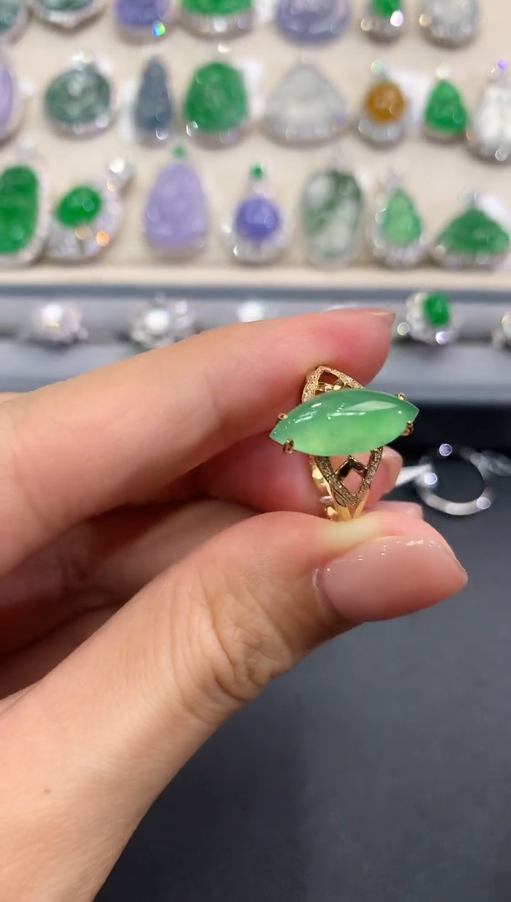 【闪购商品】翡翠戒指18K金镶嵌a75        