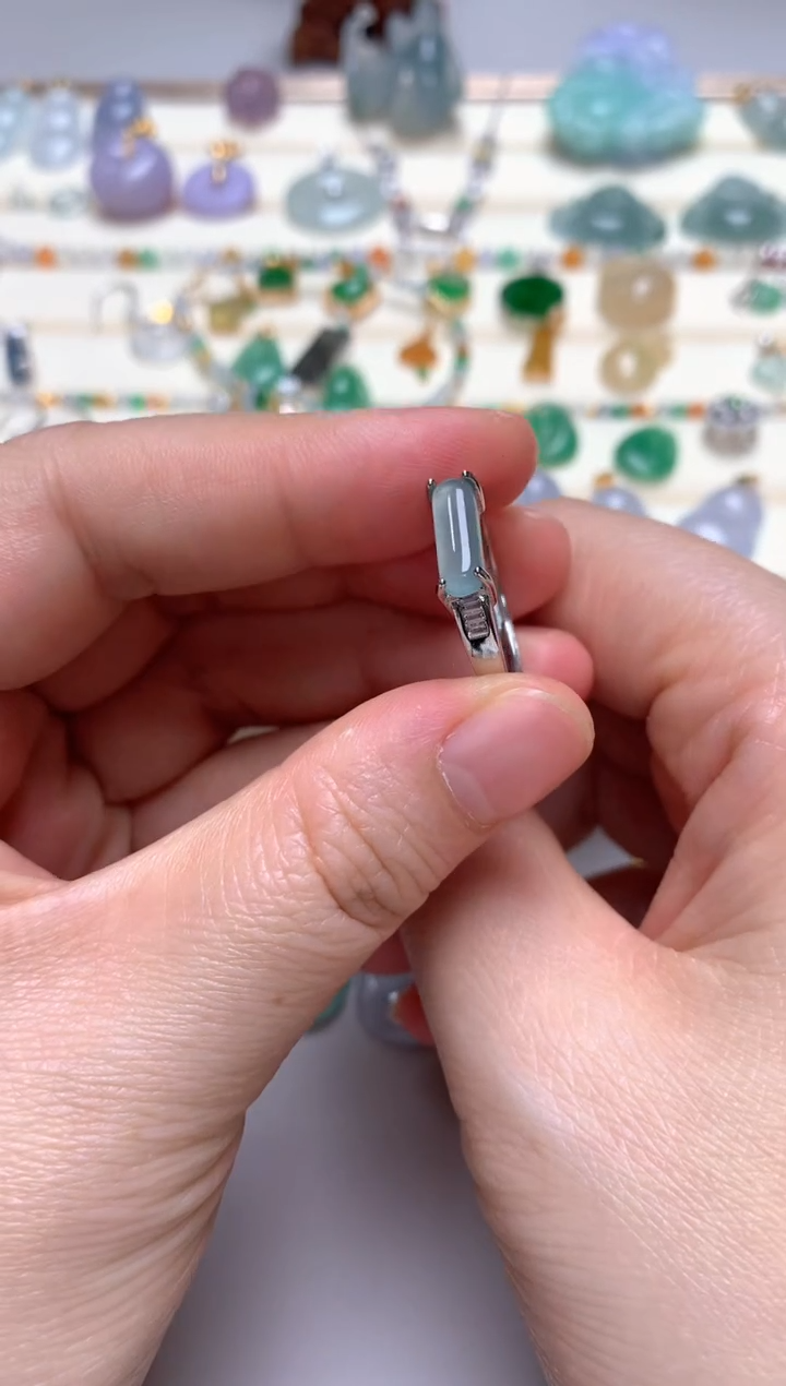 颈饰未镶嵌翡翠双*水翡翠戒指