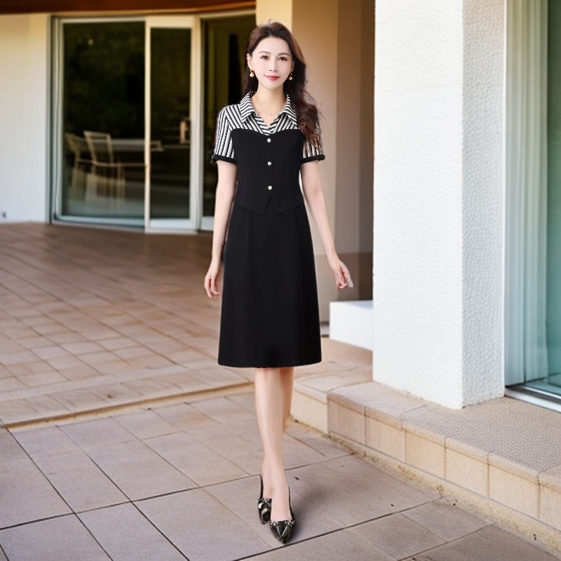 2535#【木兮兮专属】2025年夏新款气质时尚百搭显瘦中长款连衣裙