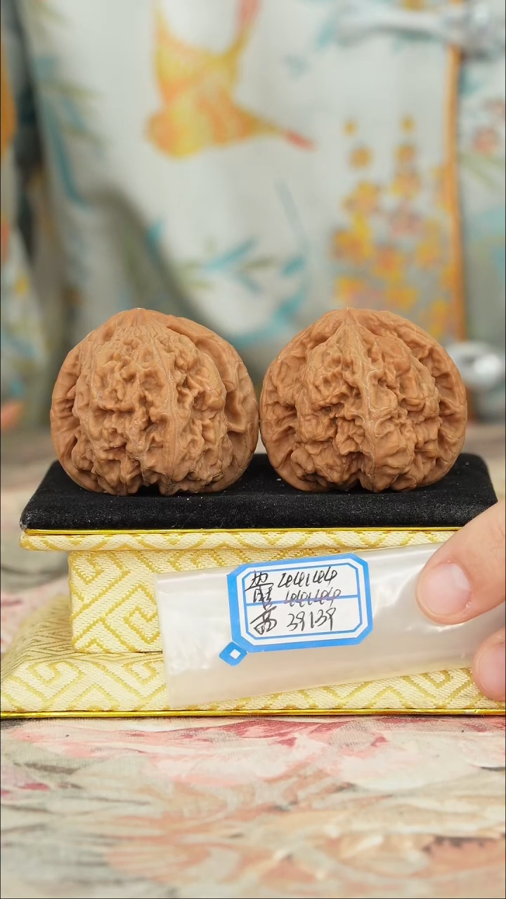 【闪购商品】文玩核桃把件非嫁接大粗筋