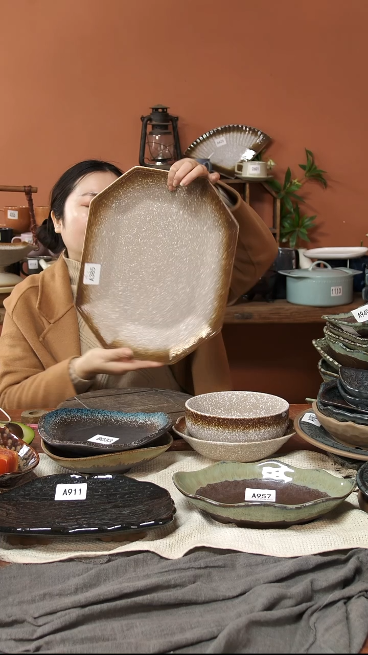 陶瓷A385 一只陶瓷粗陶八角大鱼盘可能微瑕36*28.5*3