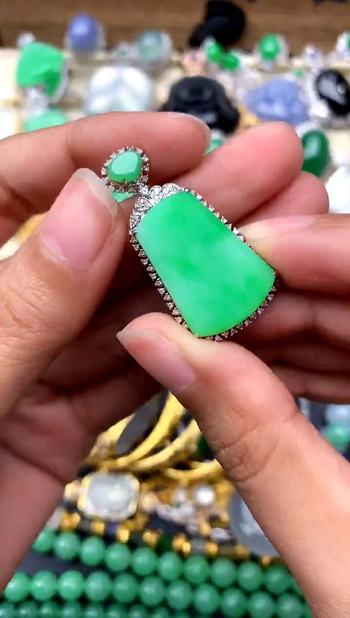 【闪购商品】翡翠颈饰18K金镶嵌465-中国好珍宝