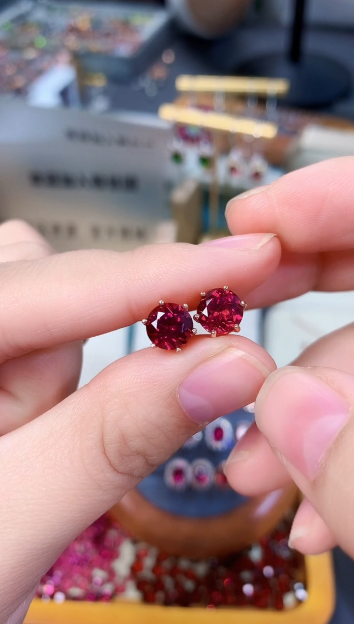 【闪购商品】石榴石耳钉银S925镶嵌天然镁铝