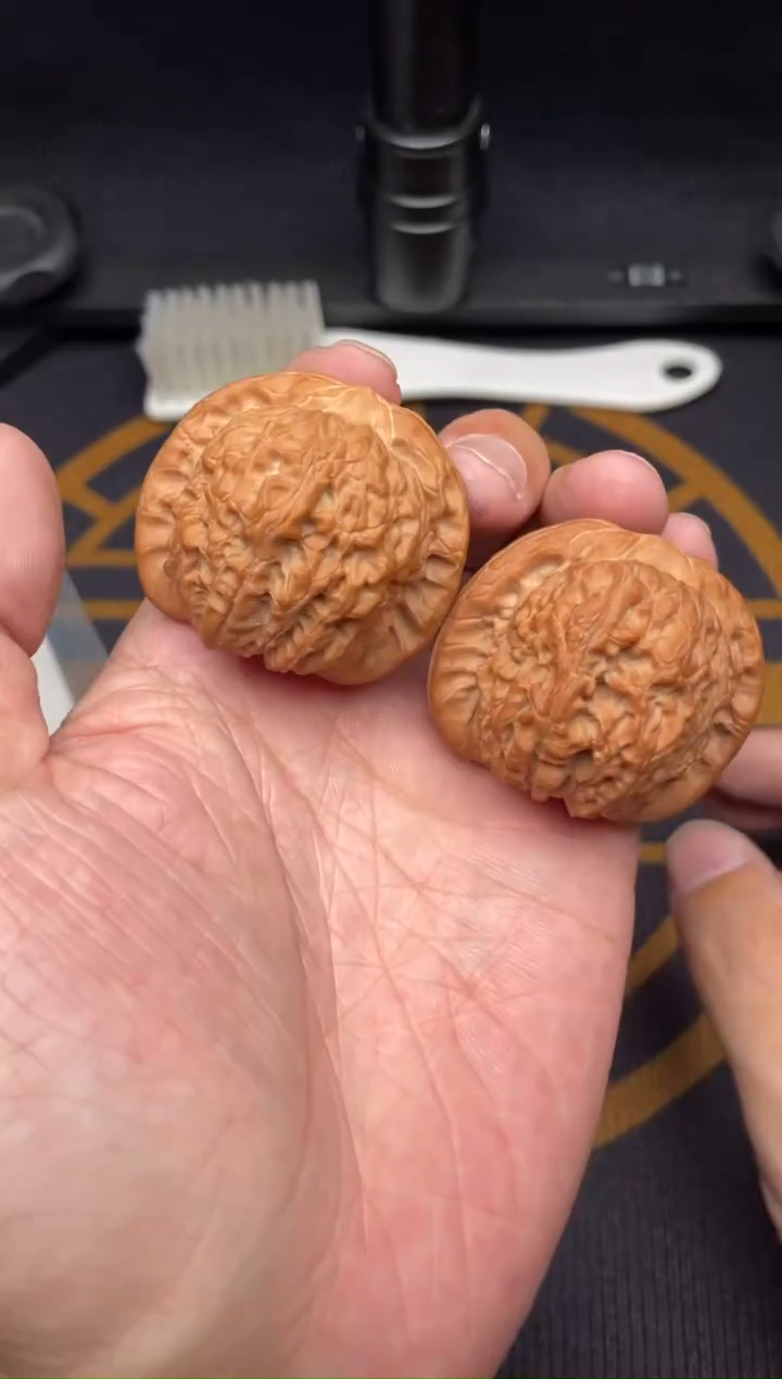 吊坠文玩核桃血麒麟41