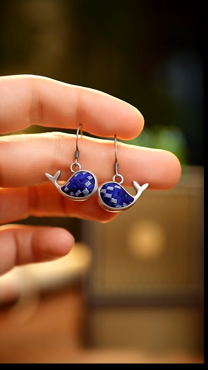 刺绣私人定制苗族手工Q472