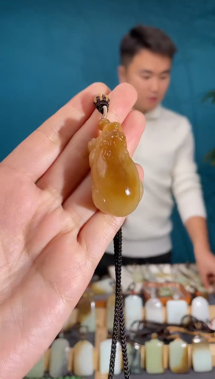 颈饰未镶嵌和田玉1